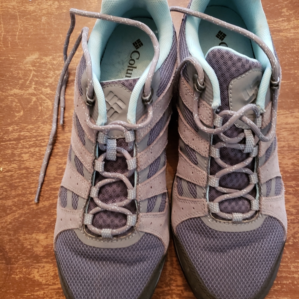 Columbia hiking shoes women's size 10